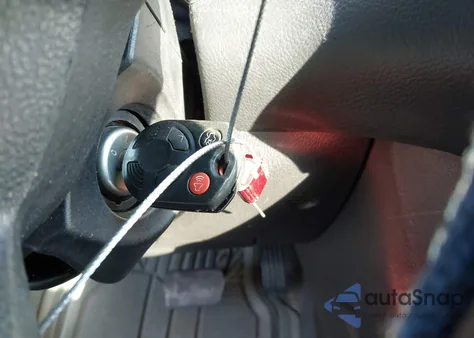 2014 Ford Focus Se z USA, uszkodzony, nr VIN 1FADP3F27EL257210